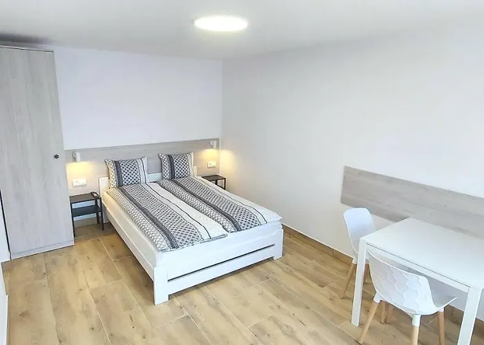 Nawigator - * Dźwirzyno